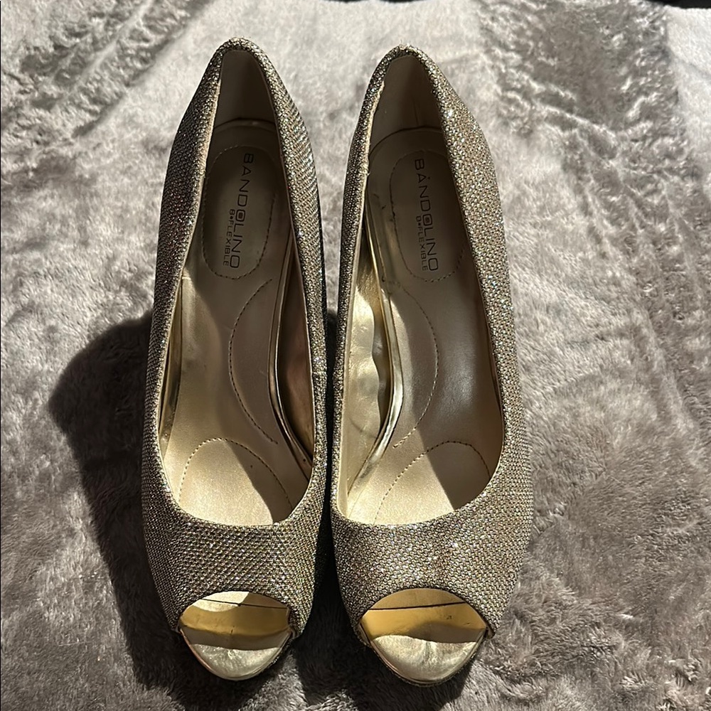 Bandolino Women's Gold Peep Toe Heels